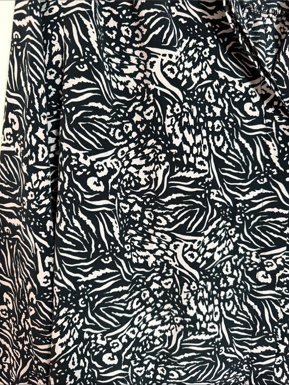 🦓 Topshop Black and White Printed Button-Down Shirt - Picture 3 of 3